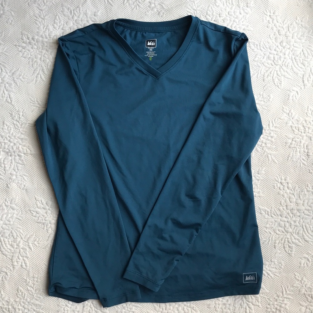 REI active or layering V-neck